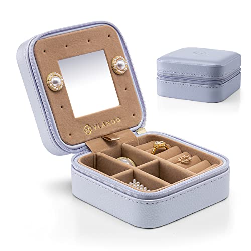 Vlando Small Travel Jewelry Box Organizer - مجوهرات معكوسة وقلائد وخواتم وأقراط وحقيبة تخزين ، وقلقا بنفسجي Vlando Small Travel Jewelry Box Organizer - مجوهرات معكوسة وقلائد وخواتم وأقراط وحقيبة تخزين ، وقلقا بنفسجي