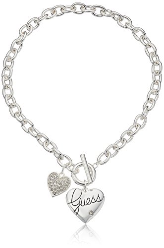 GUESS "عقد بقلادة متدلية على شكل قلب وشعار فضي أساسي GUESS "عقد بقلادة متدلية على شكل قلب وشعار فضي أساسي