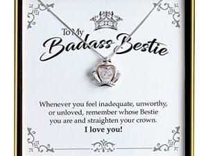 هدية الكريسماس المفضلة لأفروديت ، To My Badass Bestie - مجموعة هدايا قلادة تاج فاخرة ، هدية الأصدقاء للنساء ، القلائد للنساء ، القلائد للنساء ، هدايا الكريسماس ، هدايا الكريسماس للنساء ، القلائد للفتيات المراهقات ، هدايا الكريسماس لها
